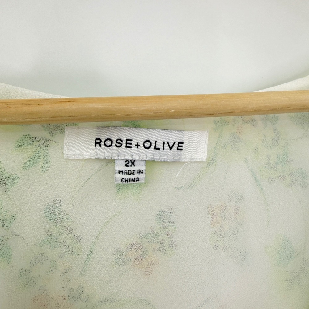 Rose + Olive Womens 2X Floral V-Neck Sleeveless Blouse White Layered‎ Hem Top - Picture 3 of 8